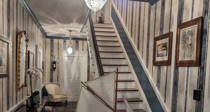 Exclusive use of Second Floor Guest Suite of beautiful Victorian home