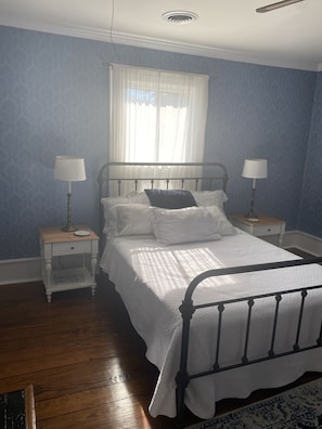 2 chambres, bureau, accès au Wi-Fi (inclus), literie fournie