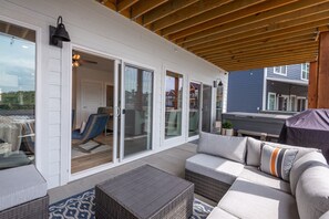 Terrace/patio - Luxury Lake View Retreat | Pool & Private Hot Tub (Branson)
