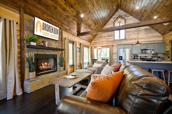 Fireplace, video games - Sunset Dreams-New 1 Bedroom Cabin w/hot tub (Broken Bow)