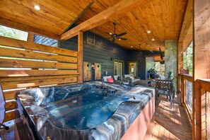 Terrace/patio - Sunset Dreams-New 1 Bedroom Cabin w/hot tub (Broken Bow)