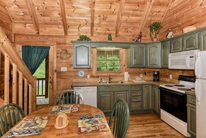 Cabin, 2 Bedrooms | Private kitchen | Fridge, oven, coffee/tea maker, toaster