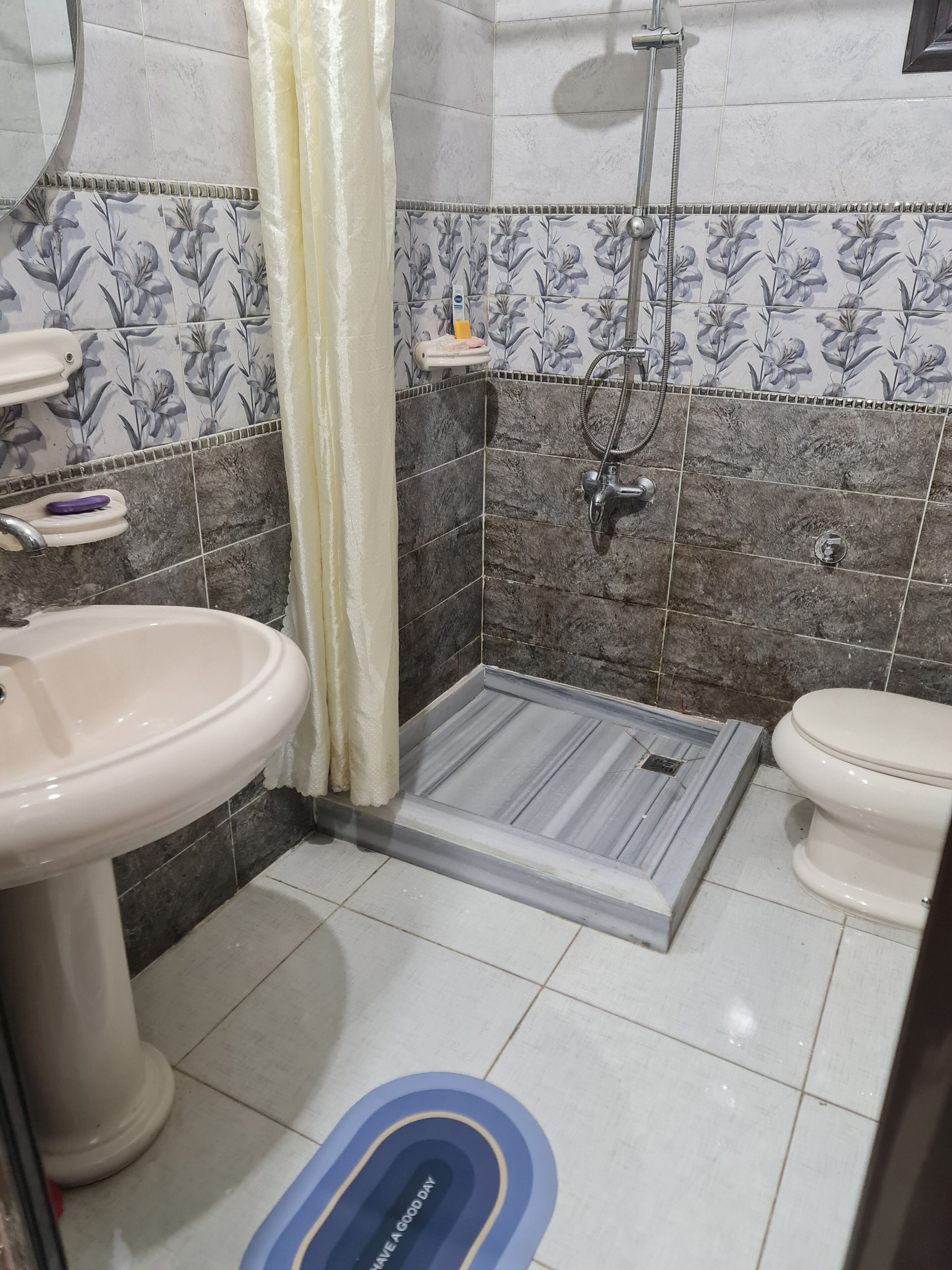 Kombination af bruser/badekar