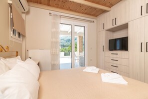 4 bedrooms, iron/ironing board, Internet, bed sheets - Zamor Family Villa 1! (Zakynthos)