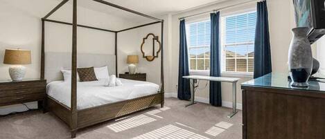 8 slaapkamers, een bureau, een strijkplank/strijkijzer, gratis wifi
