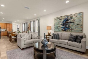 Smart TV, video games, table tennis - 350 Villa - 8BD - Private Pool - Game room (Kissimmee)