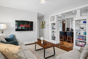Una Smart TV, Hulu, libros, servicios de streaming