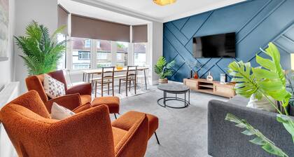 Poets Apartment with Free Parking | By My Getaways