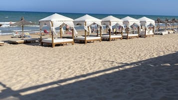 Chaises longues