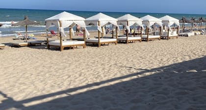 Detached, private house with Pool