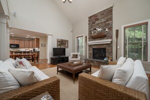 Smart TV, fireplace - GORGEOUS 5 BR IN POOL/TENNIS COMMTY- 37382 Oxford Court, GCP, Rehoboth Beach (Rehoboth Beach)