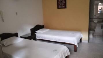 Basic Room | Free WiFi, bed sheets