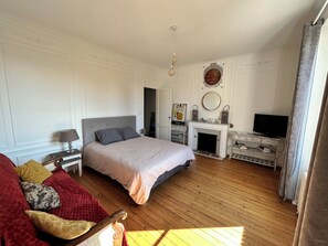 4 slaapkamers, een bureau, gratis wifi, beddengoed