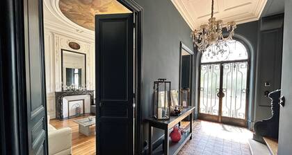 Large house with swimming pool and garden Bergerac center