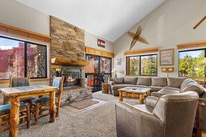 TV, fireplace - Ski-In Mountain Retreat at Four O'clock Run – Prime Location with Stunning Views (Breckenridge)