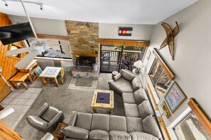 TV, fireplace - Ski-In Mountain Retreat at Four O'clock Run – Prime Location with Stunning Views (Breckenridge)