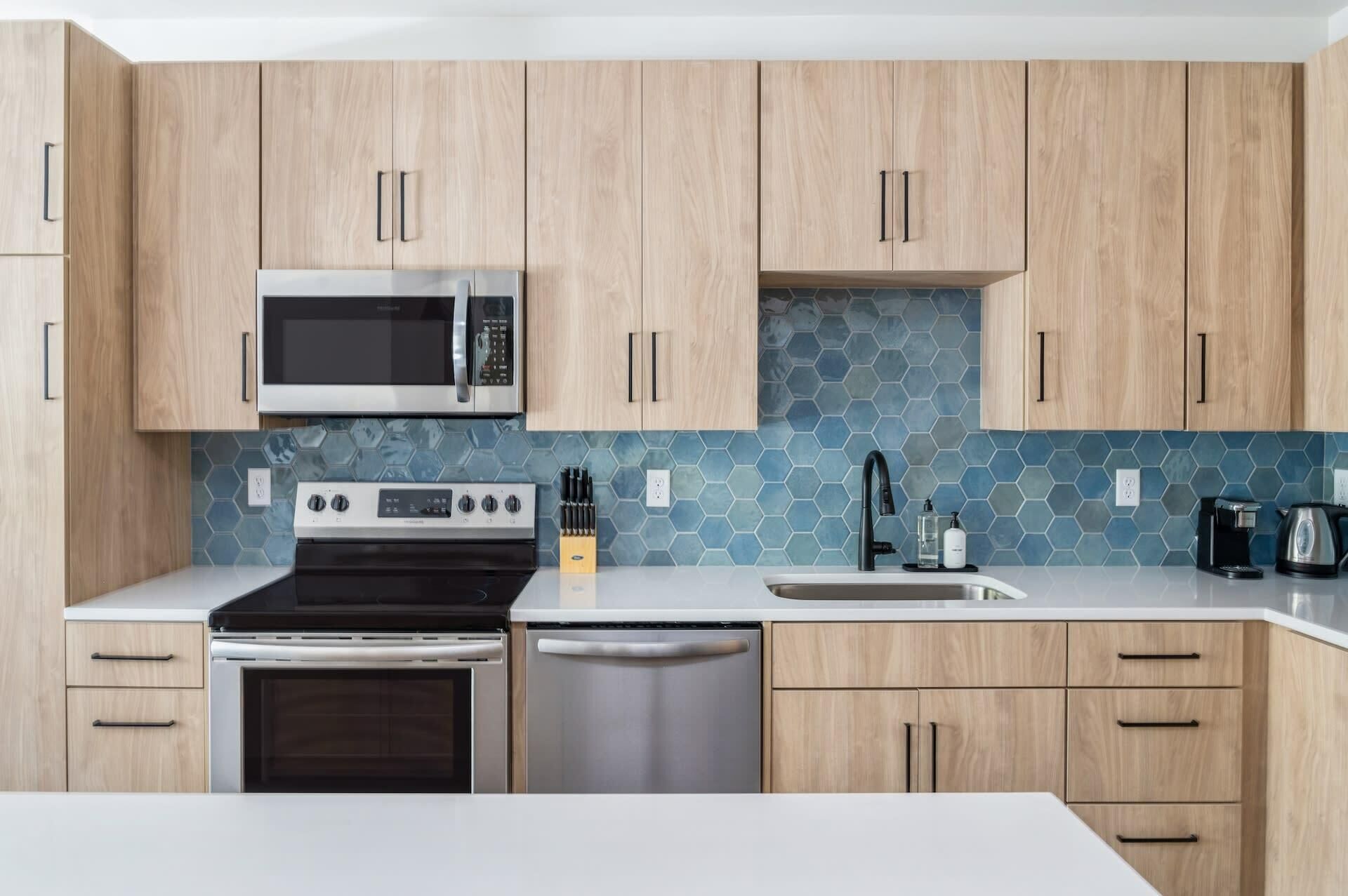 Kasa | Spacious 1BD with Balcony, Explore Bryn Mawr | Minneapolis