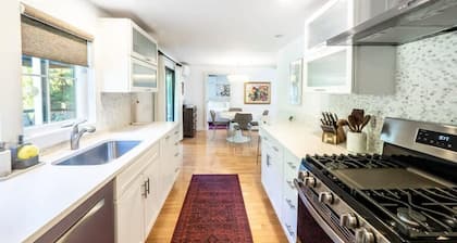 Stockbridge Home, Come Experience The Berkshires!