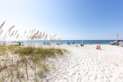 Ocean Reef 105-  Adorable! Budget Friendly! Beach Front! Great Pool!