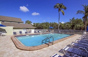 Pool - Cozy second floor condo- walking distance to the beach (Sanibel)