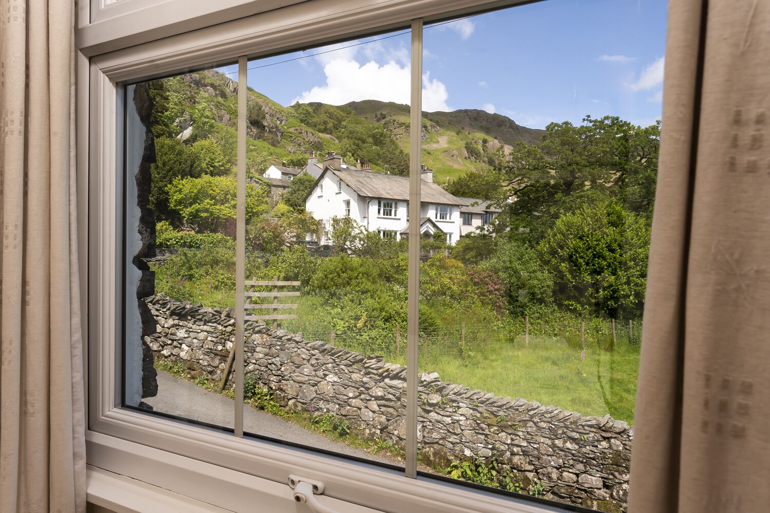 المنشأة من الداخل