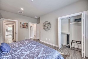 2 habitaciones, tabla de planchar con plancha y wifi gratis 