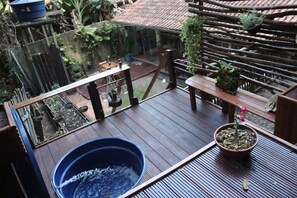 Bain à remous extérieur