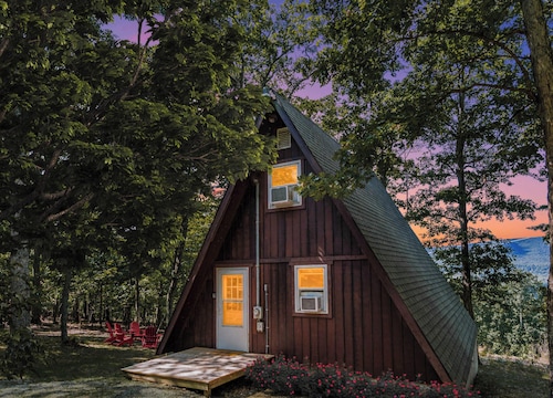 Great Views! A-Frame w Hot Tub, Grill & Fire Pit