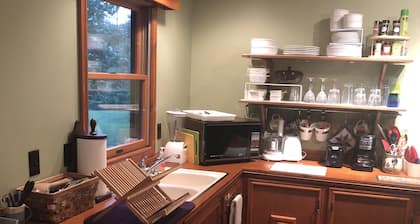 Cozy Lake Cabin Families Will Love + Vintage Games--Only 5 Min Walk to Lake