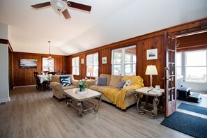 Luokittelematon kuva, 5 kautta 32, painike