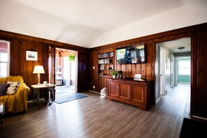 Luokittelematon kuva, 3 kautta 32, painike