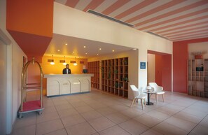 Lobby - KING TAMAR HOTEL By LUXURIA HOTELS (Tbilisi)