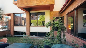 Fachada da propriedade