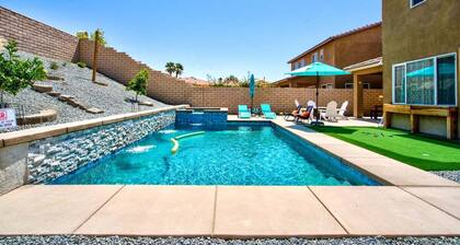 3 king beds, bunk beds, pool, bbq grill, dog-friendly