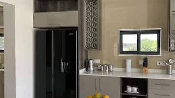 Dining tables, kitchen islands