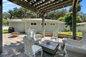 Terrace/patio - Spacious, modern, perfect location on Magnolia Ave (St. Augustine)