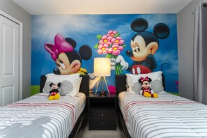 5 chambres, fer et planche à repasser, lit de bébé portatif, Wi-Fi