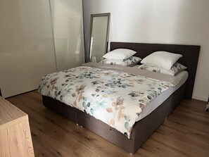 1 Schlafzimmer, Bügeleisen/Bügelbrett, kostenloses WLAN, Bettwäsche