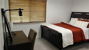 3 bedrooms, desk, iron/ironing board, free WiFi
