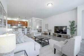 Smart-TV, videospill og fotballspill