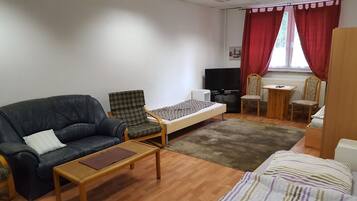 3 Schlafzimmer, Bügeleisen/Bügelbrett, Reisekinderbett, kostenloses WLAN