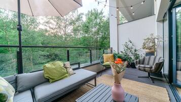 Luxury Apartment | Terrace/patio