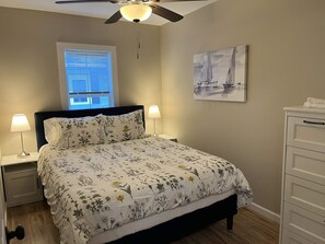 2 bedrooms, iron/ironing board, WiFi, bed sheets - Wilson, Two Bedroom House in Historic Loveland (Loveland)