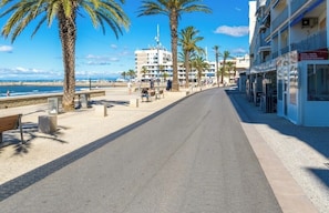 Vlak bij het strand
