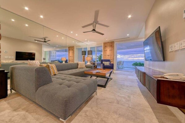 Televisión y oficina