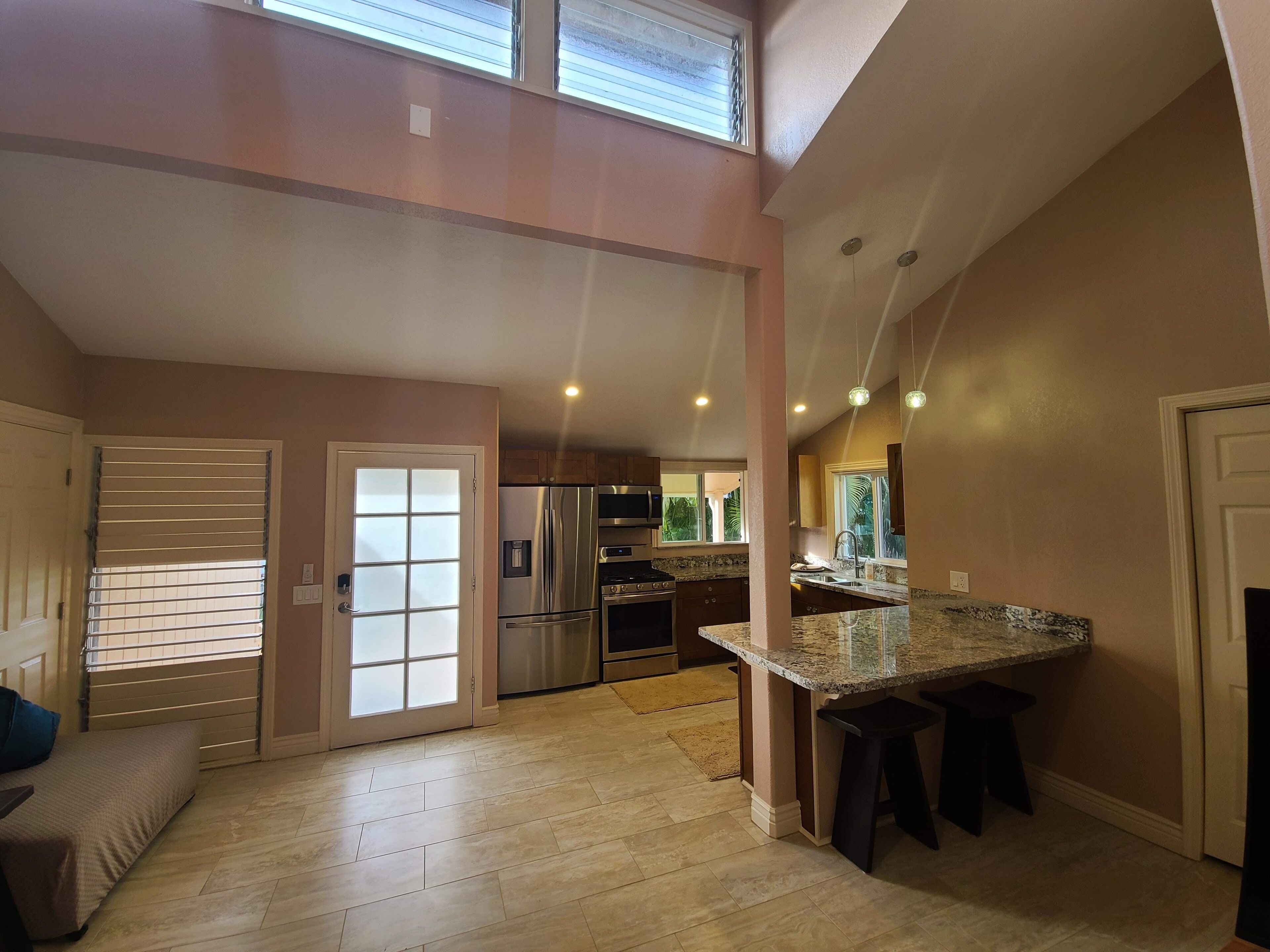 Kylskåp, mikrovågsugn, ugn och spishäll