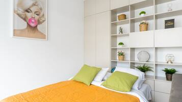 1 makuuhuone, kannettavalle tietokoneelle sopiva työtila, äänieristys