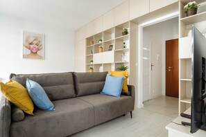 Apartment | 1 bedroom, laptop workspace, soundproofing, iron/ironing board - Lumina apartstate Kłopot 4a (Warsaw)