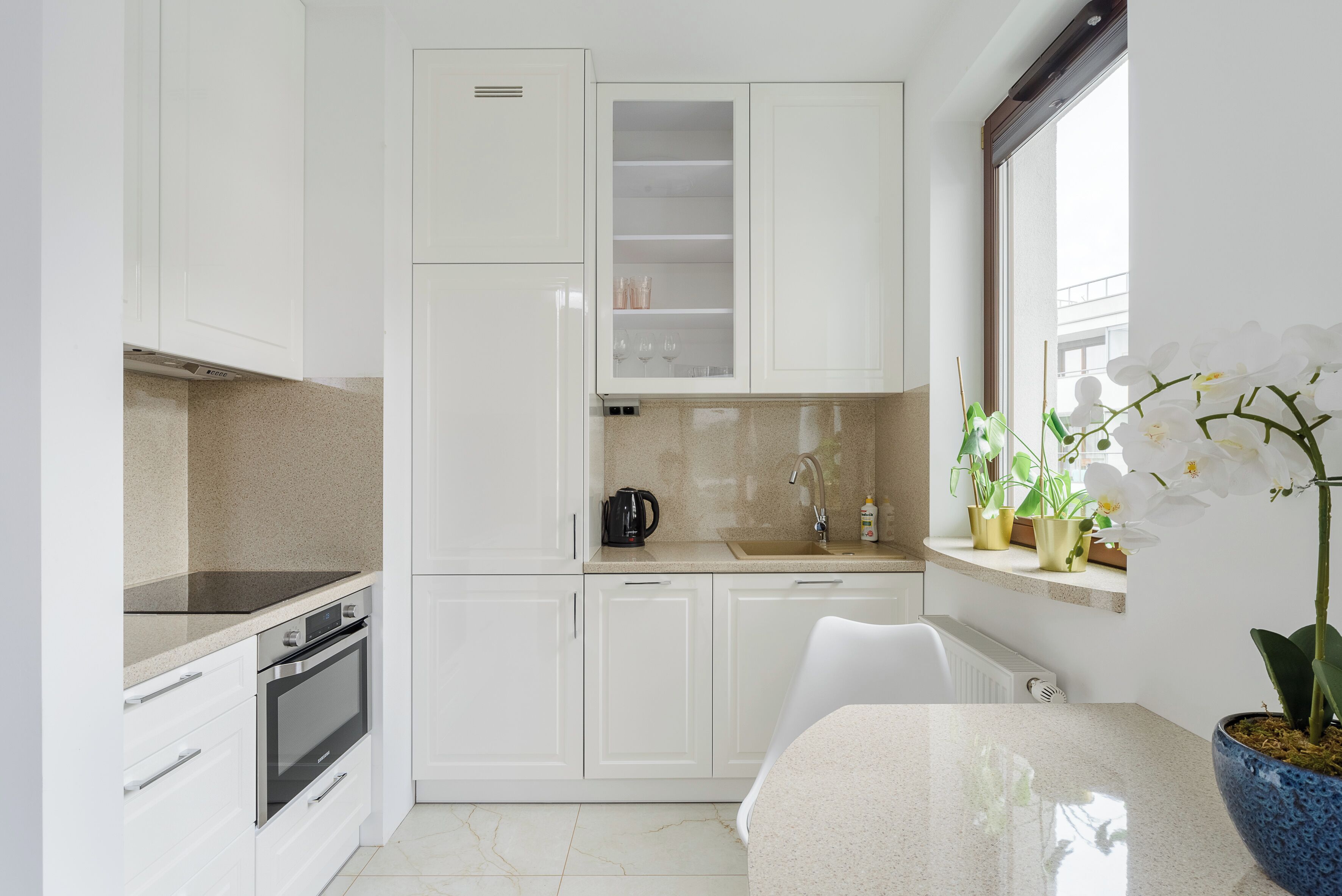 Apartment | Private kitchen | Fridge, oven, stovetop, dishwasher