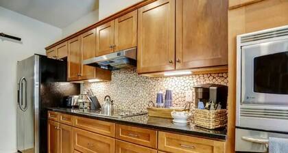 Argenta *No Cleaning Fee* Maple and Main